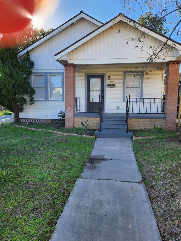 Primary Photo - 4519 Avenue Q 1/2