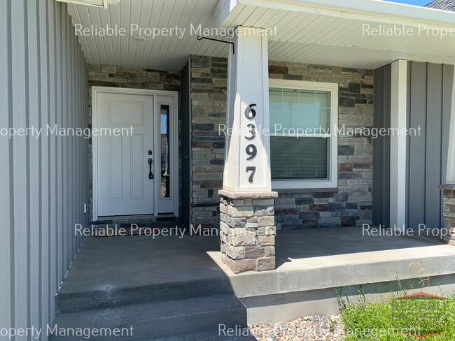 Building Photo - 6397 Glen Abby Cir
