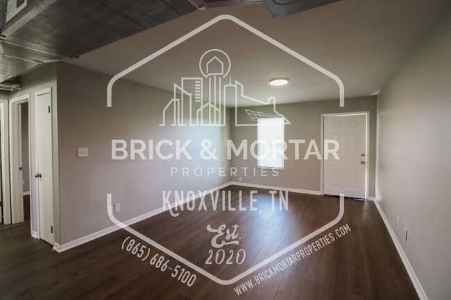 Building Photo - 137 Tallent Way