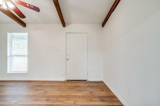 Foto del edificio - Charming 2-Bed, 2-Bath Duplex in Burleson