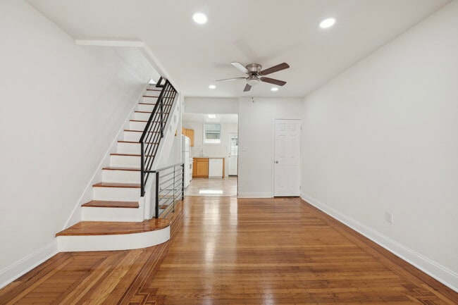 Building Photo - 524 Fernon St