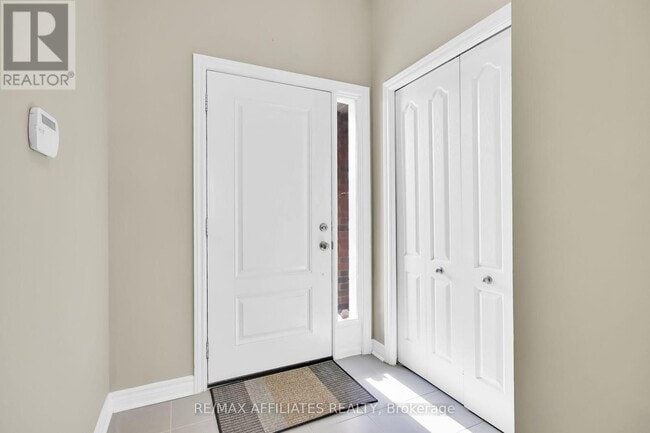 Photo du bâtiment - 2093 HELENE CAMPBELL ROAD