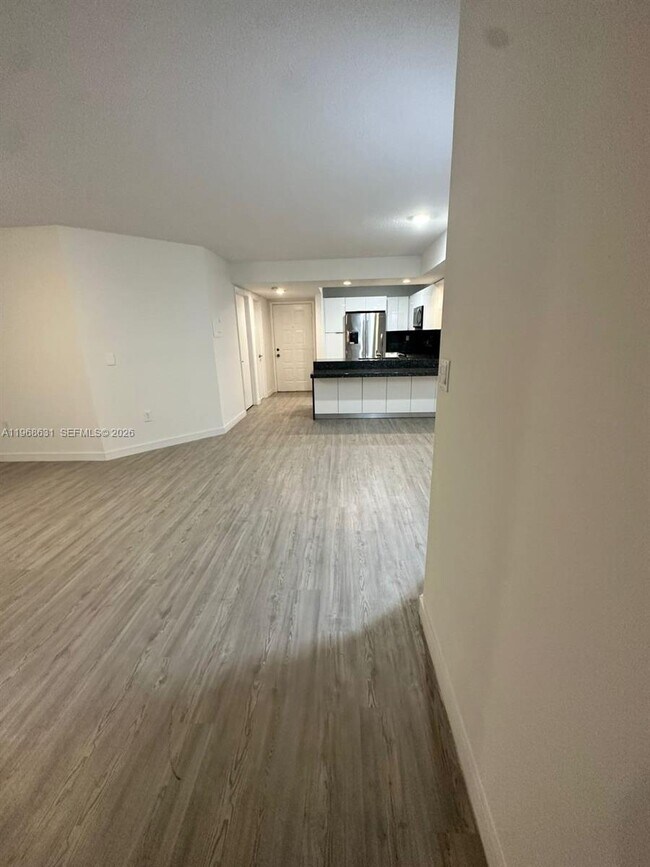 Foto del edificio - 4640 NW 102nd Ave