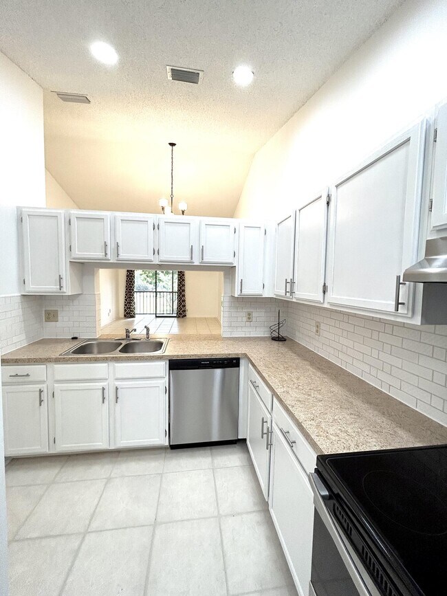 Foto del edificio - 2320 Old Germantown Rd