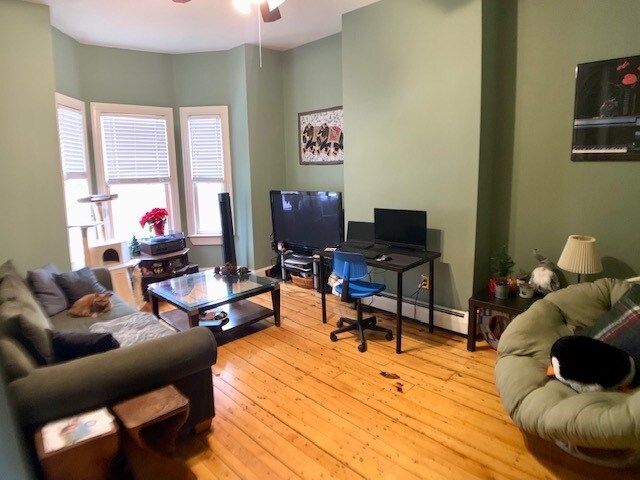 Primary Photo - 42 Sheridan St