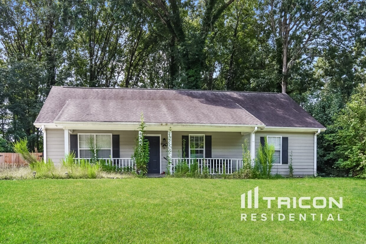 Primary Photo - 1761 Silver Leaf Ct SW