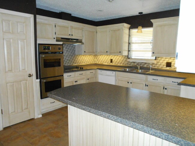 Foto del edificio - 4431 77th St