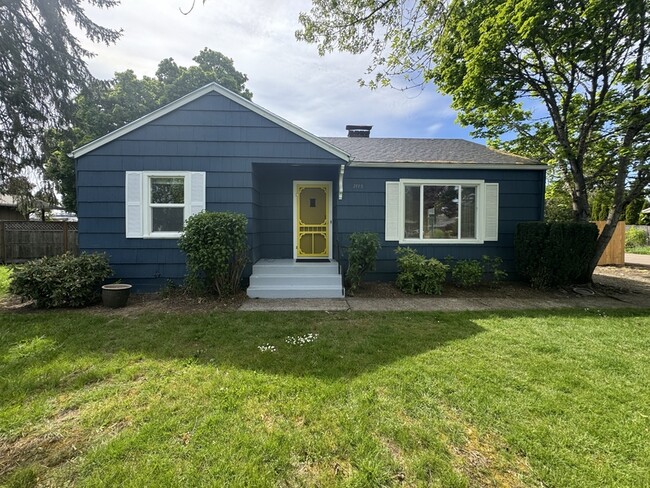 Building Photo - 2782 Stark St