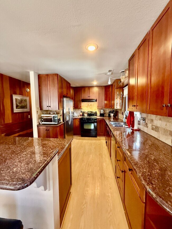 Building Photo - 406 Monterey Pl