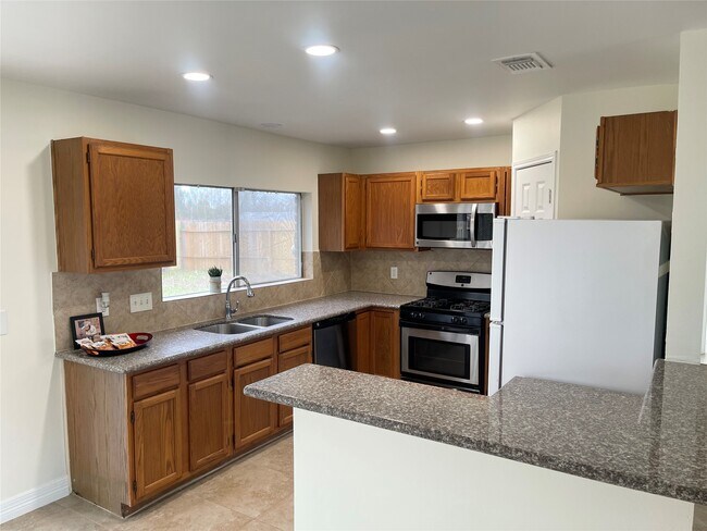 Foto del edificio - 9807 Bent Spur Ln