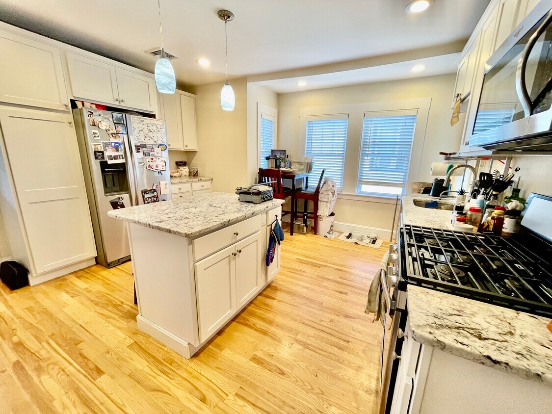 Foto principal - 57 Woods Ave