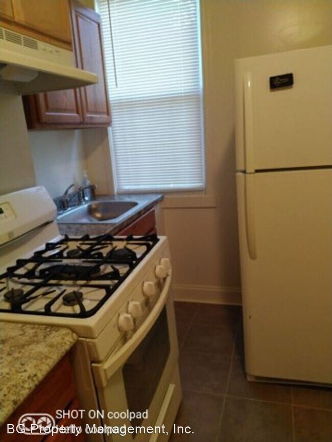 Building Photo - 3 br, 1 bath House - 2118 Walbrook Avenue