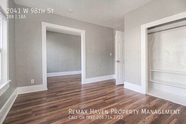 Building Photo - 2041 W 98th St