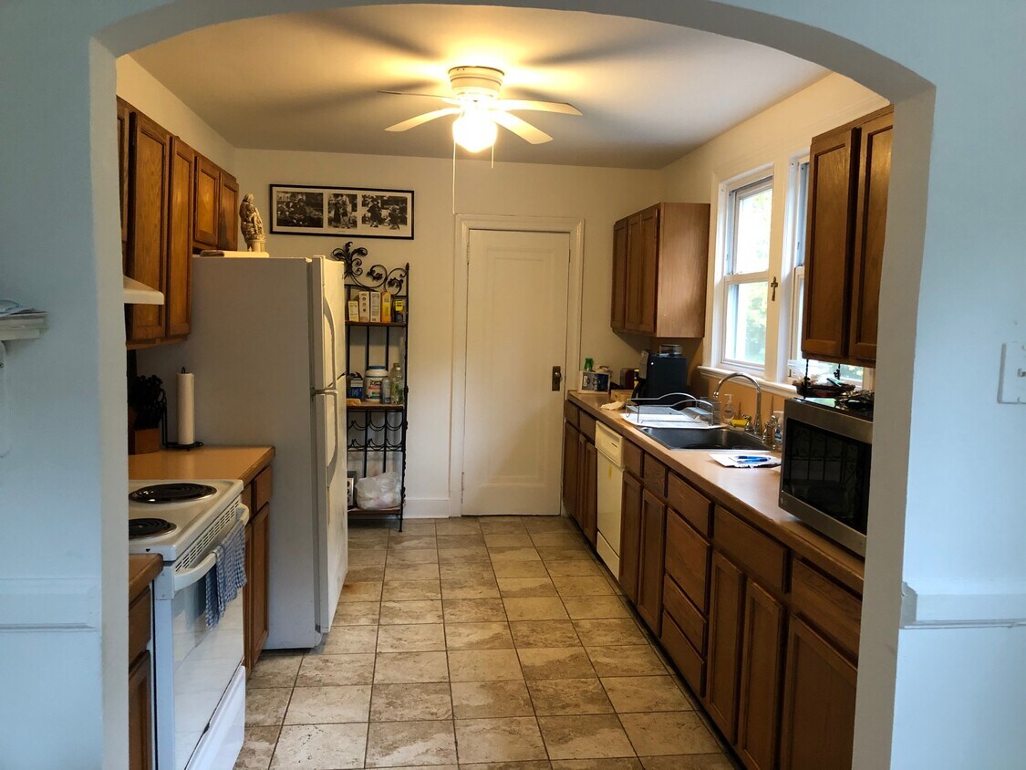 Primary Photo - 742 Springfield Ave