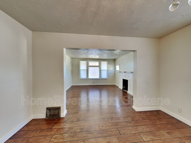 Foto del edificio - 914 E Indiana Ave