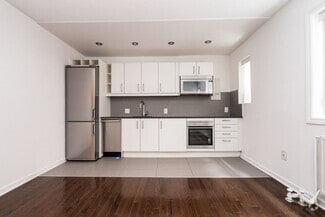 Building Photo - 54 Maitland St