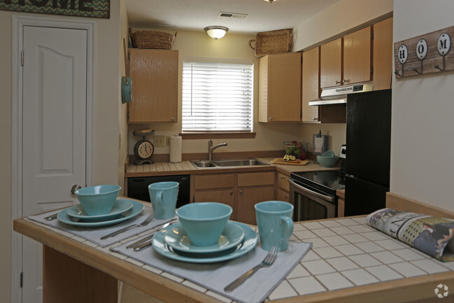 Town House Kitchen - Twin Peaks Ridge