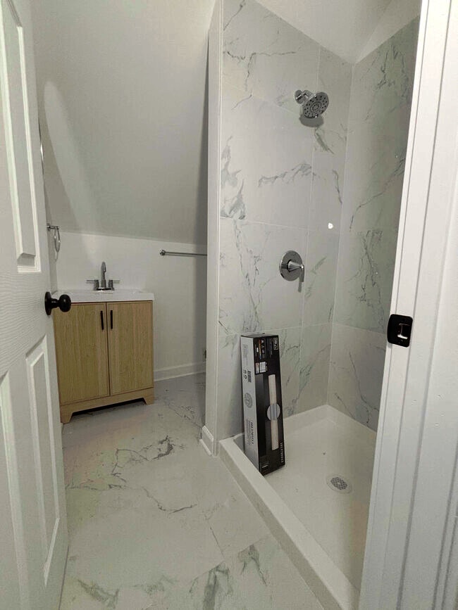 Building Photo - 4537 S Hermitage Ave