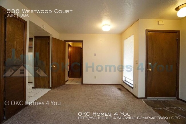 Building Photo - 3 Bed 2.5 Bath Duplex for rent