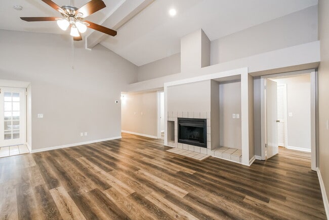 Foto del edificio - 11325 McNichols Ct