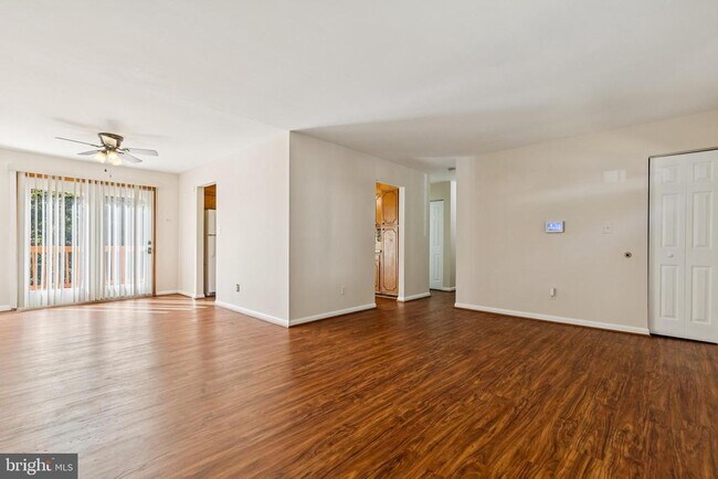 Building Photo - 3201 Marquis Dr