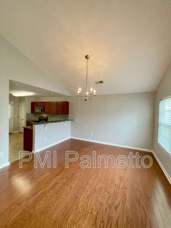 Building Photo - 229 St Andrews Pl Dr