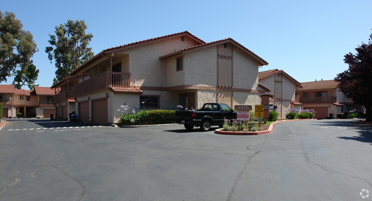 Building Photo - 3575 Lehigh Dr