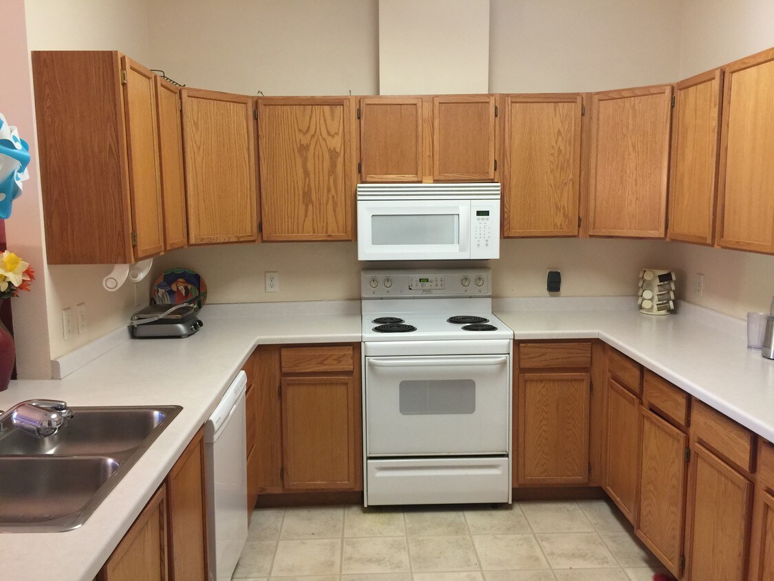 Primary Photo - 301 Harbour Town Dr