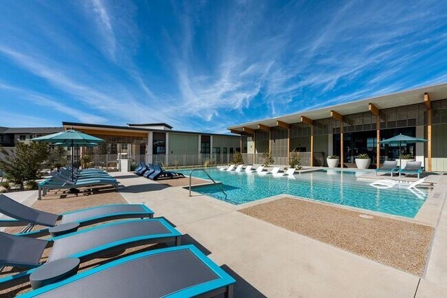 Foto del edificio - 2045 Forum Dr