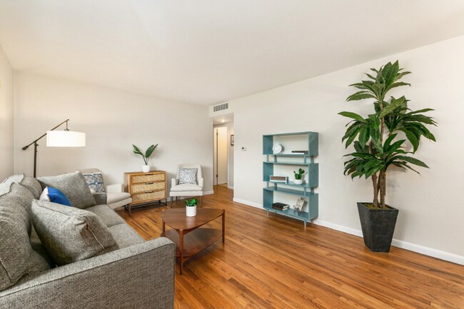 Foto del edificio - 2228 Clearview Ave