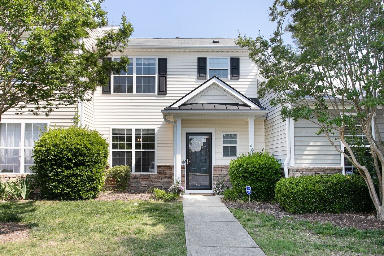 Foto principal - 3 Bd / 2.5 Bth townhouse in SW Durham Aubu...