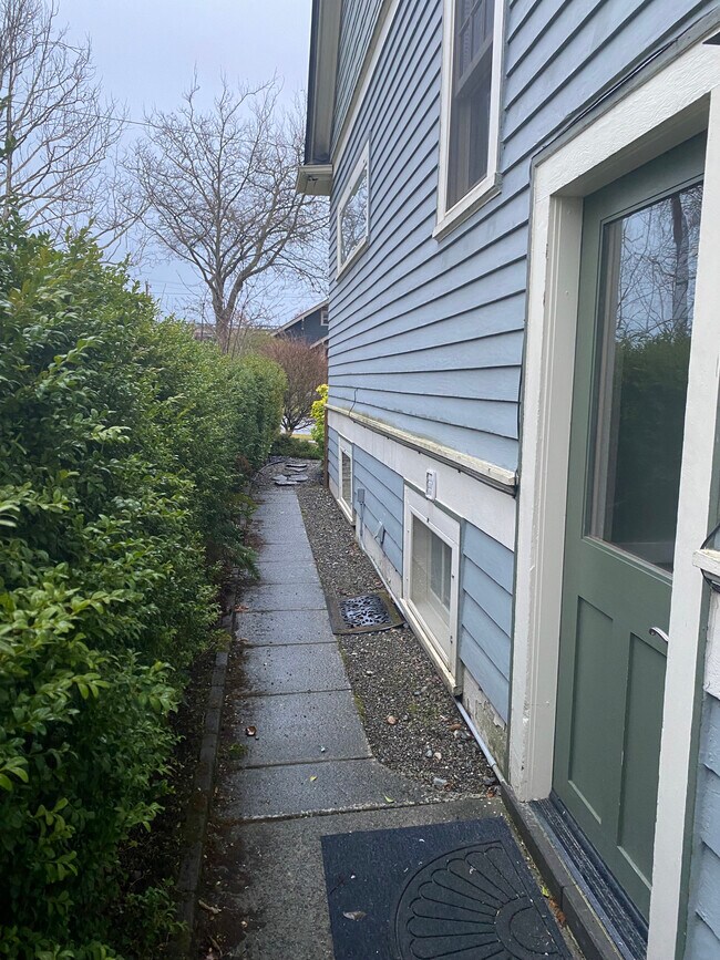 Entrada exterior - 1208 Colby Ave