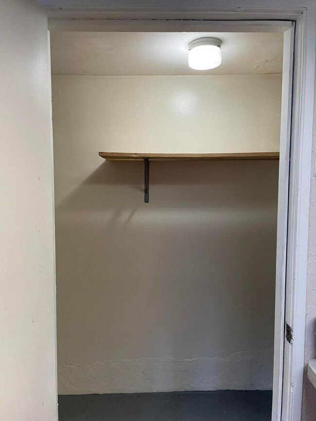 Building Photo - 1592 Springside Dr