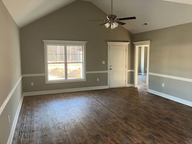 Foto del edificio - 5239 Castlewood Dr