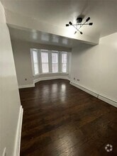 Building Photo - 287 Grand St