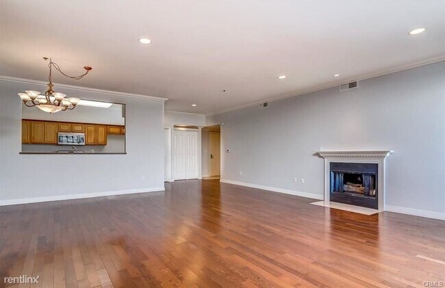 Foto del edificio - 2 br, 2 bath Condo - 602 S Wilton Pl Apt 206