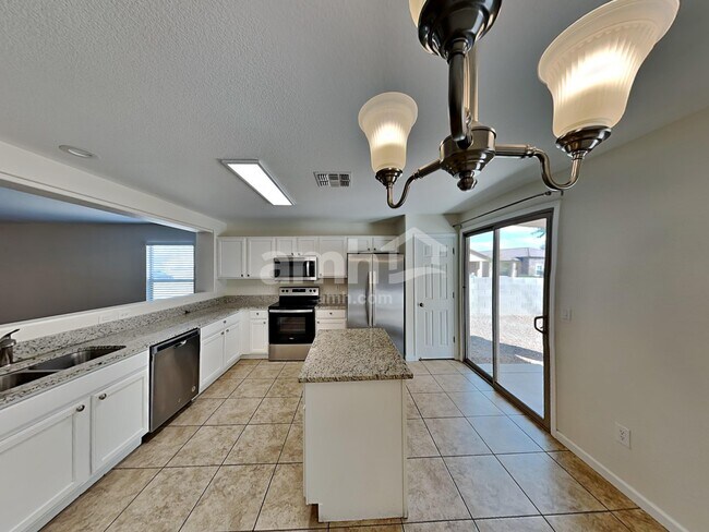 Foto del edificio - 21 West Calle Guija