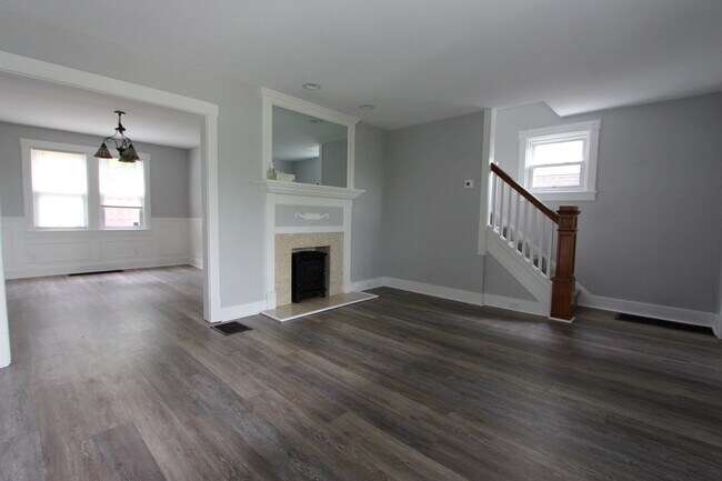 Building Photo - 407 Edgewood Ave
