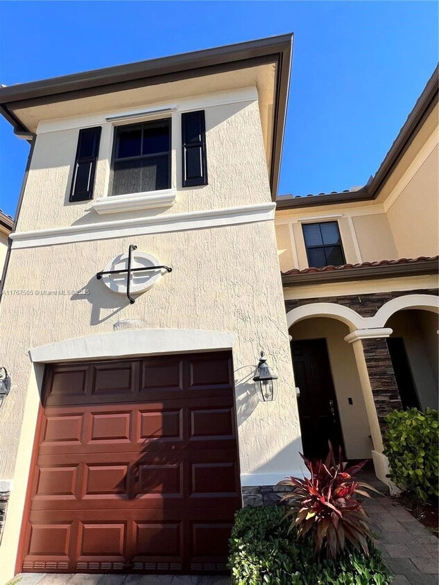 Photo - 3311 West 90th Terrace, Hialeah, FL 33018 - 3 BR 2.5 BA Townhouse