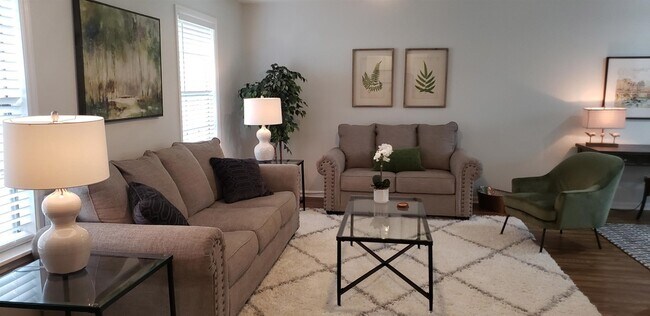 Foto del edificio - 224 Timberlane Rd