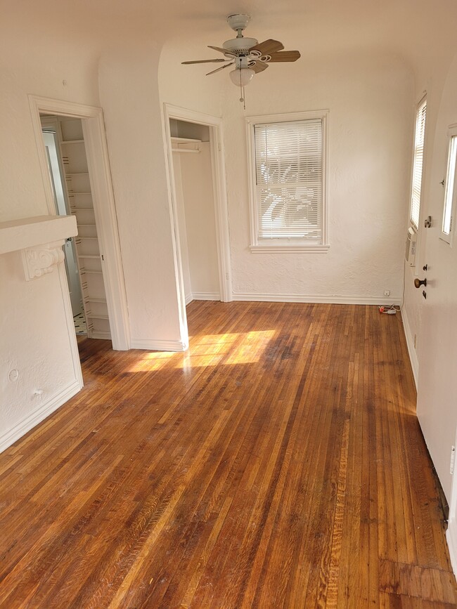 Building Photo - 2413 3rd Ave