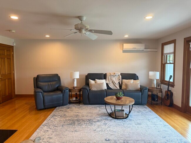Foto del edificio - 116 Hilliard Rd