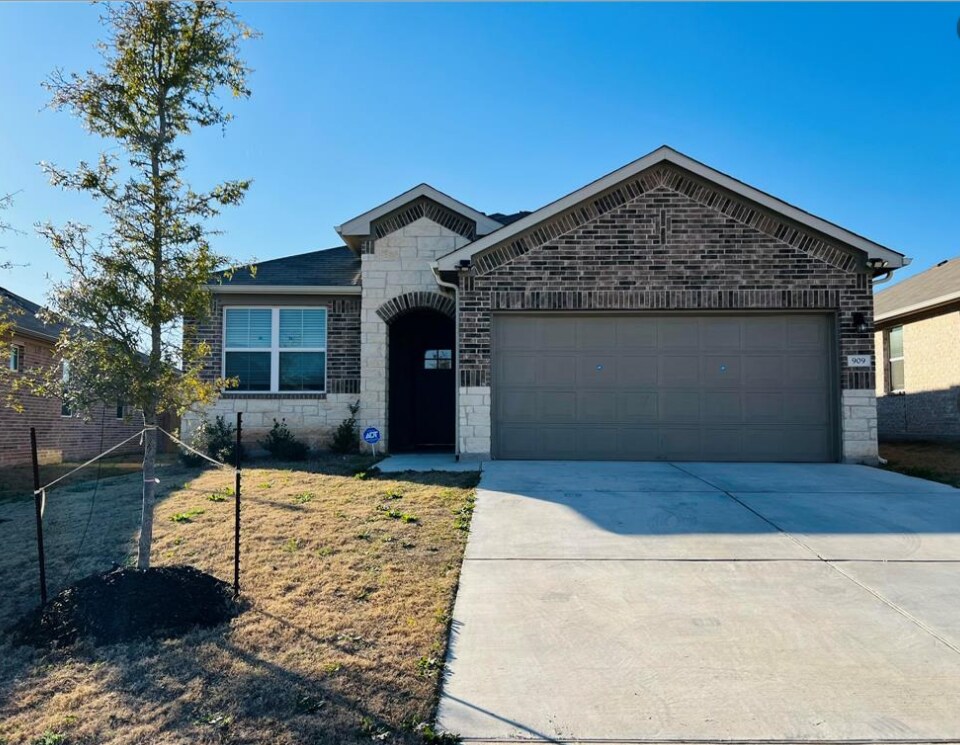 909 Vogel Dr, TX 78626 House Rental in TX