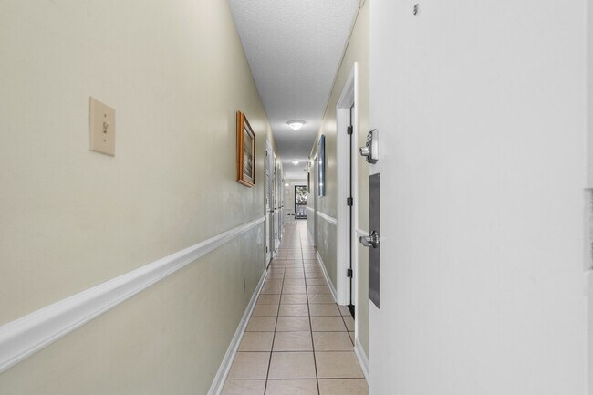 Foto del edificio - 1639 Sedgefield Dr