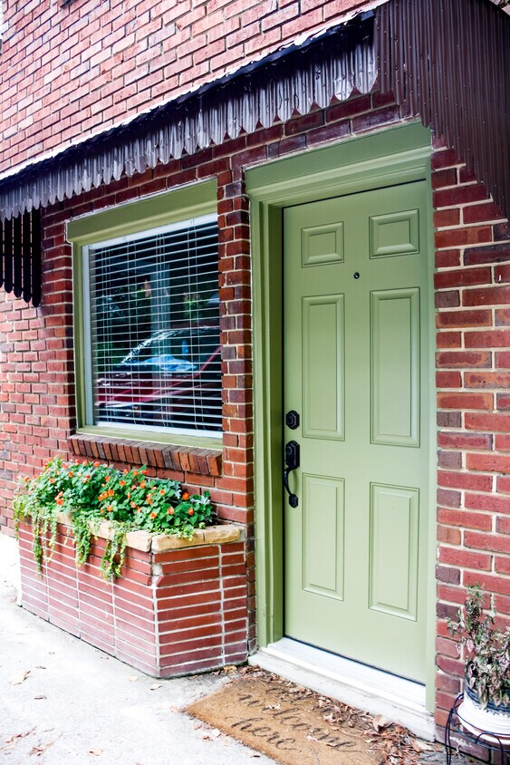 Apartment 1 - 112 E Arlington Hts