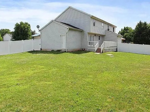Building Photo - 67 Town Cir
