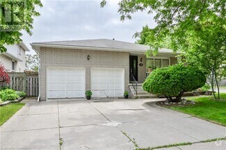 Building Photo - 30 Goldcrest Dr
