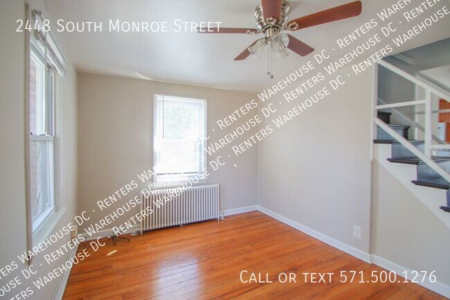 Building Photo - Move in ready! 2Bd/2Bth 3-level brick home...