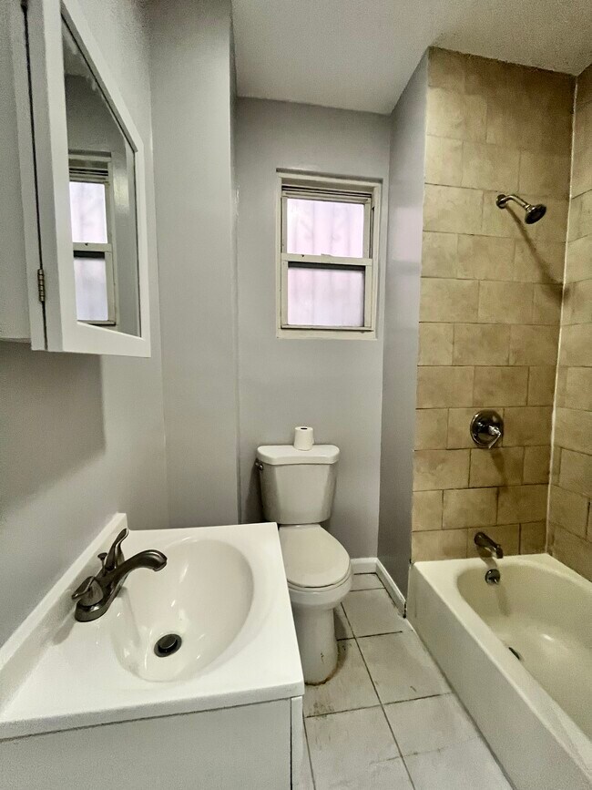 Foto del edificio - 322 Forrest St