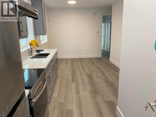 Photo du bâtiment - ground floor-2362 RUPERT STREET